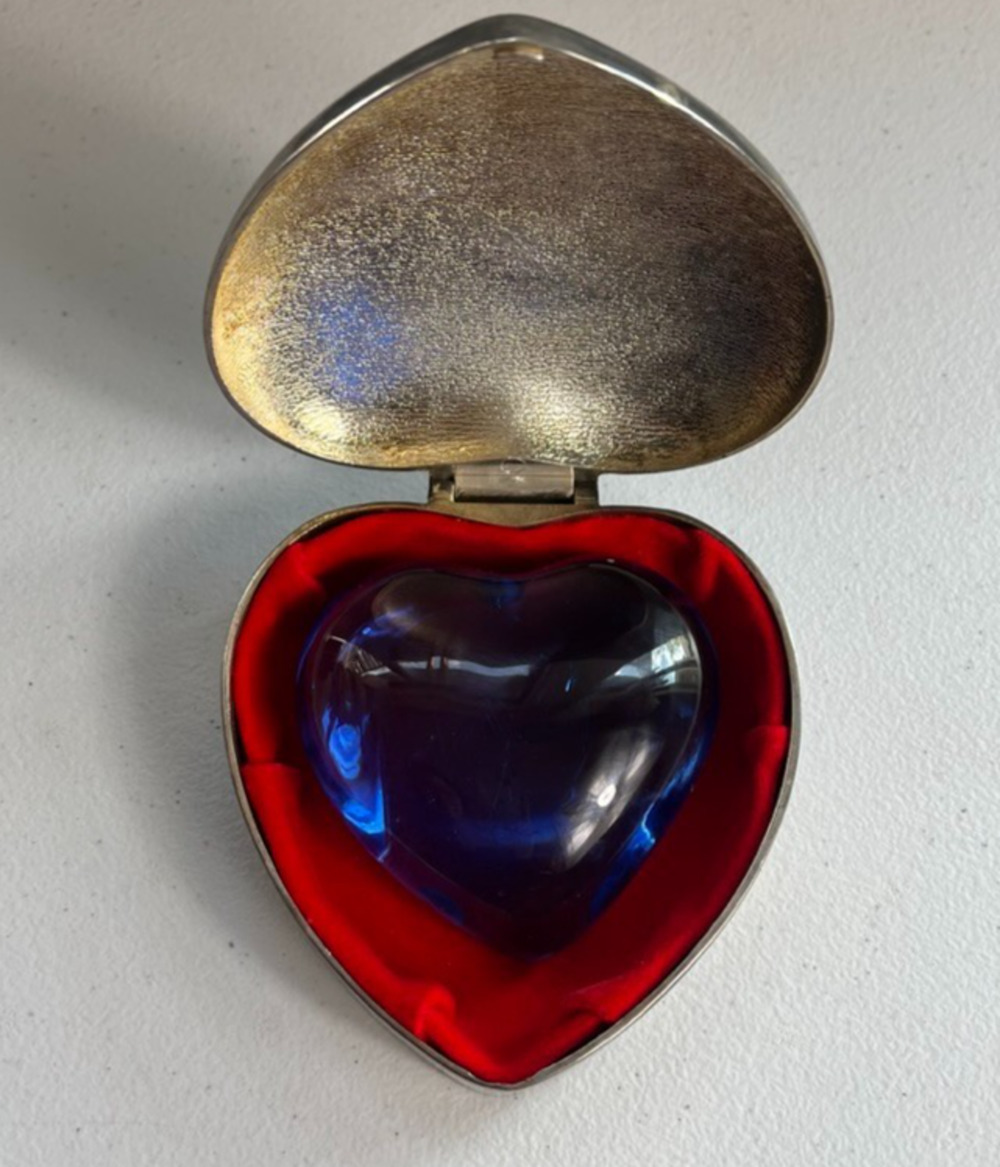International Silver Co Blue Crystal Heart Shaped With Silver Box Red Lining